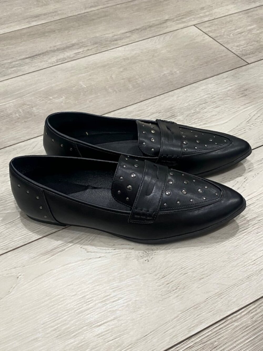 Frye and Co. Elara Loafers Studded Pointed Toe Black Size 8 - Picture 3 of 7